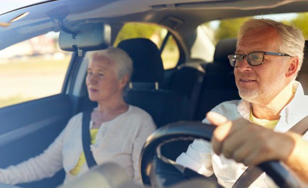 scnova-volunteer-driving-elder-woman-to-store